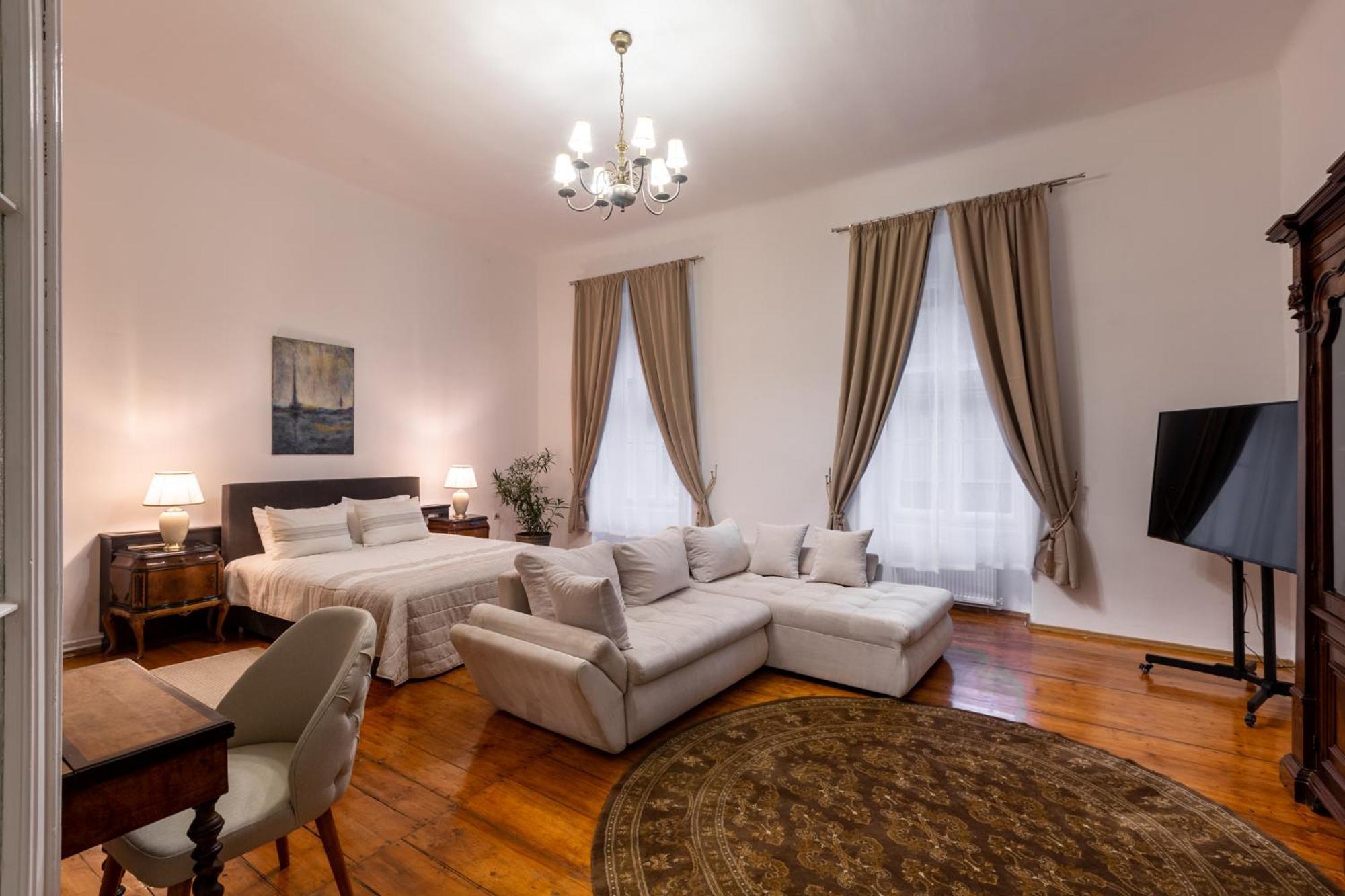 St Andrew'S Apartments 시비우 외부 사진